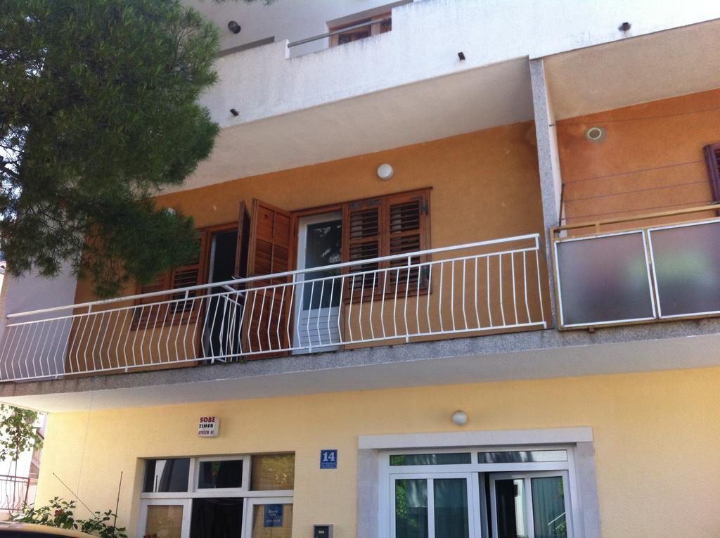 Eco-Apartments With Nice Garden Baška Voda Habitación foto
